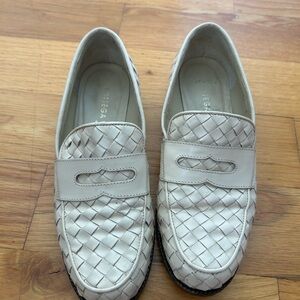 Bottega Veneta women’s Woven Cream loafers size 5